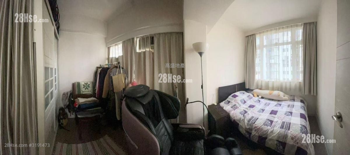 Hung Yu Mansion Sell 3 Bedrooms , 1 Bathroom 574 ft²
