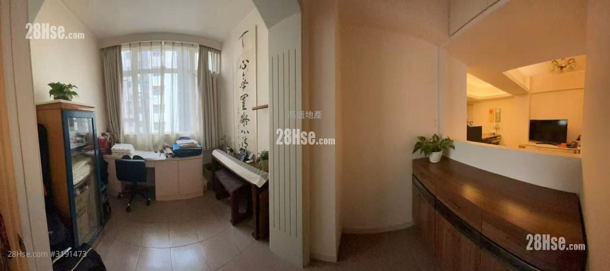 Hung Yu Mansion Sell 3 Bedrooms , 1 Bathroom 574 ft²