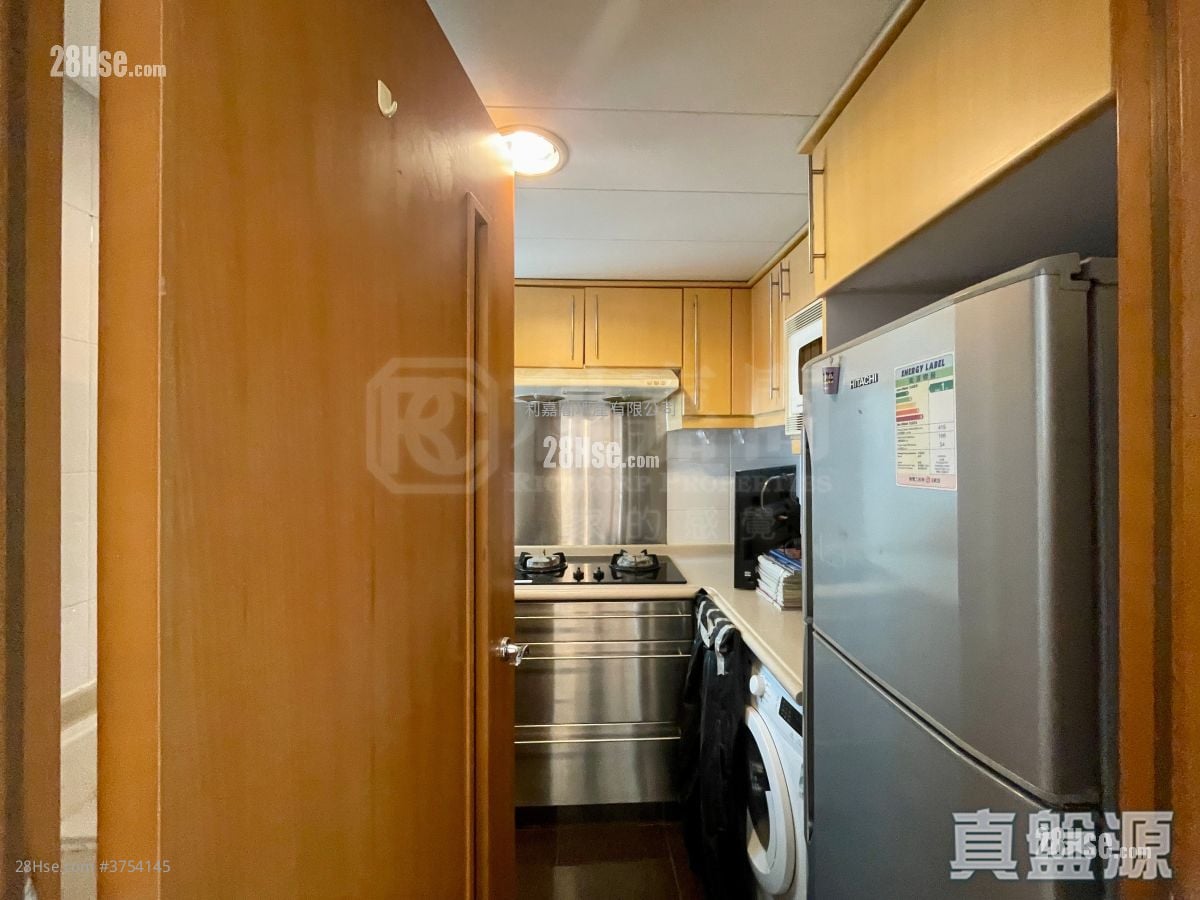 Park Central Sell 2 Bedrooms , 1 Bathroom 438 ft²