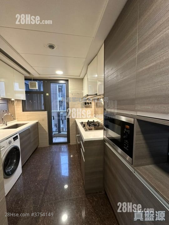 溱柏 售盤 4 房 954 平方呎