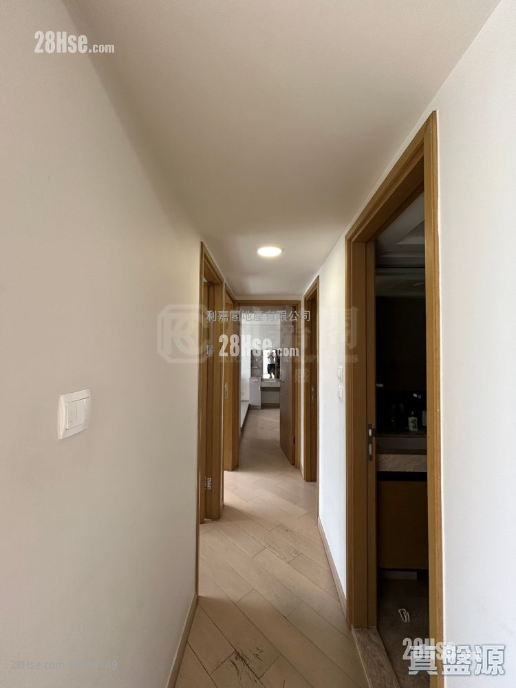 溱柏 售盤 4 房 954 平方呎