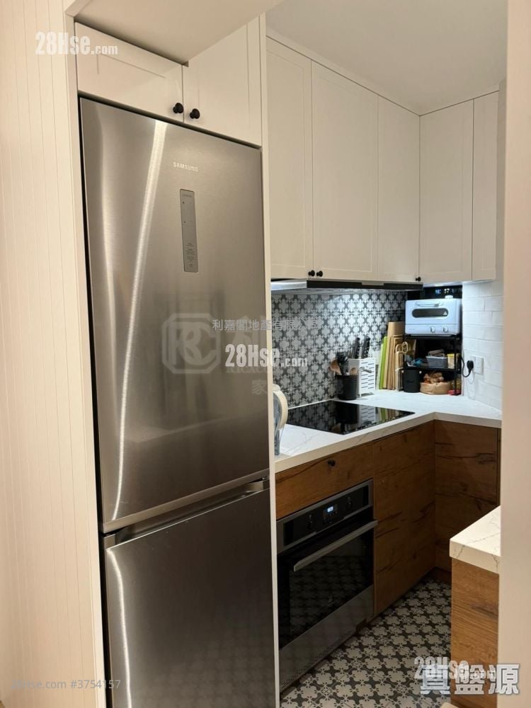 Kornhill Sell 1 Bedroom , 1 Bathroom 497 ft²