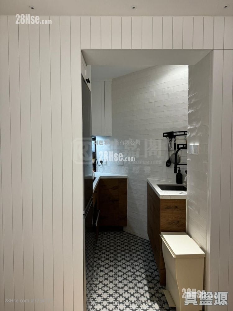 Kornhill Sell 1 Bedroom , 1 Bathroom 497 ft²