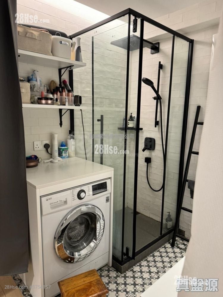 Kornhill Sell 1 Bedroom , 1 Bathroom 497 ft²