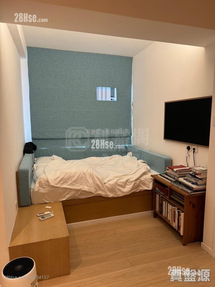 Kornhill Sell 1 Bedroom , 1 Bathroom 497 ft²