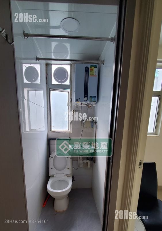 Lung Fai House Sell 2 Bedrooms , 1 Bathroom 281 ft²