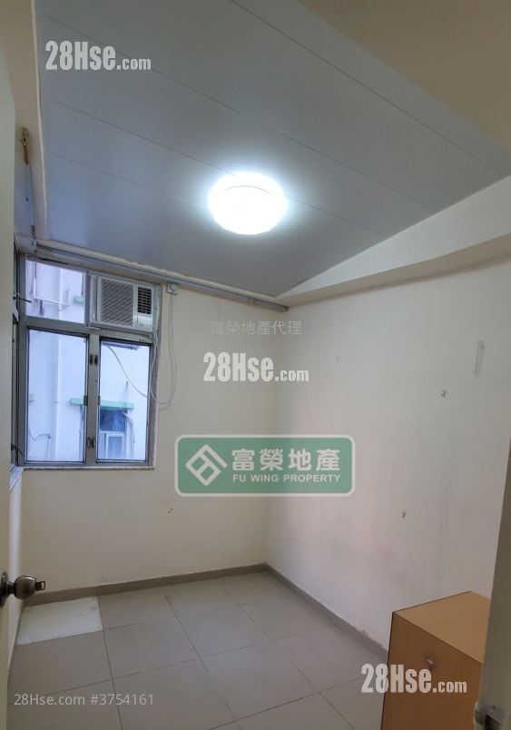 Lung Fai House Sell 2 Bedrooms , 1 Bathroom 281 ft²