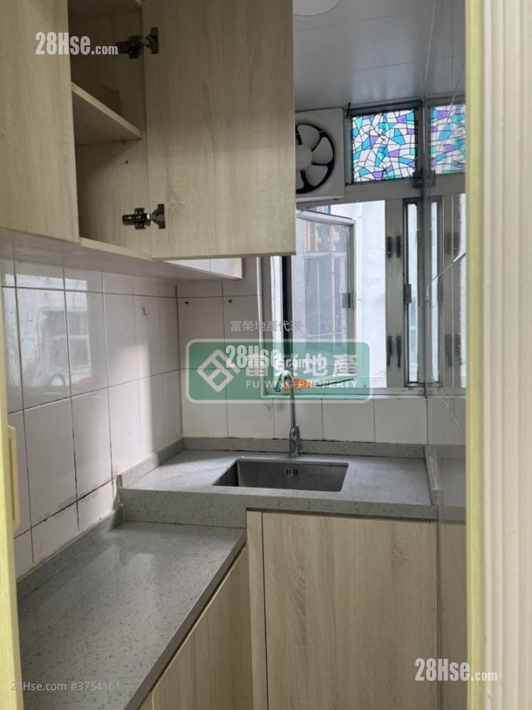 Lung Fai House Sell 2 Bedrooms , 1 Bathroom 281 ft²