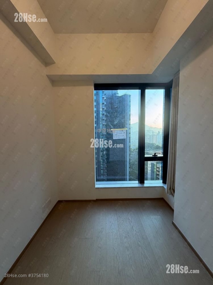 朗賢峯 租盤 725 平方呎