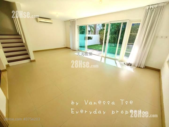 Village Sell 4 Bedrooms , 4 Bathrooms 2,100 ft²