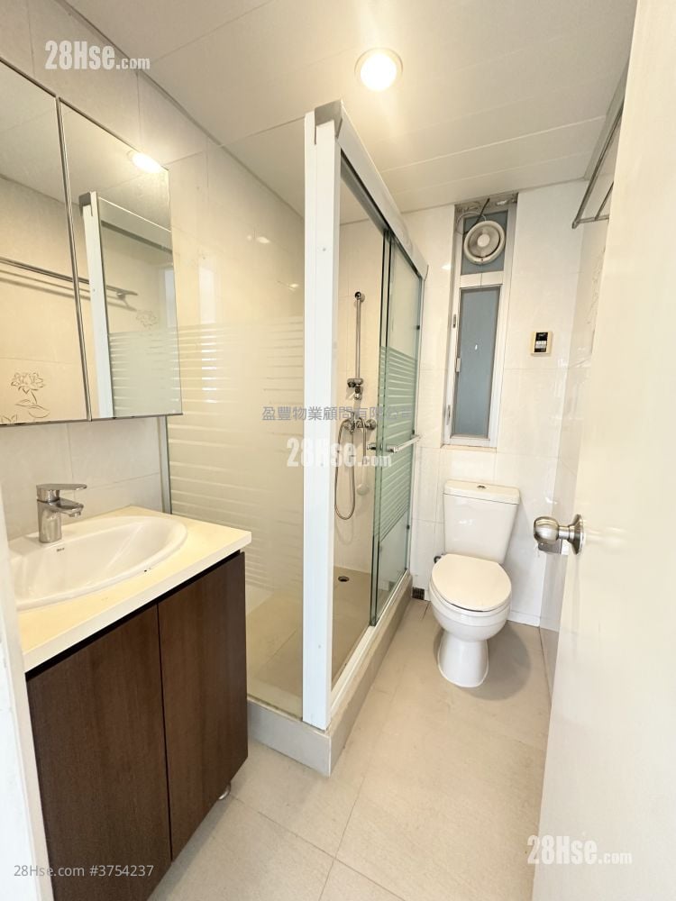 海倫大廈 租盤 3 房 , 1 浴室 932 平方呎