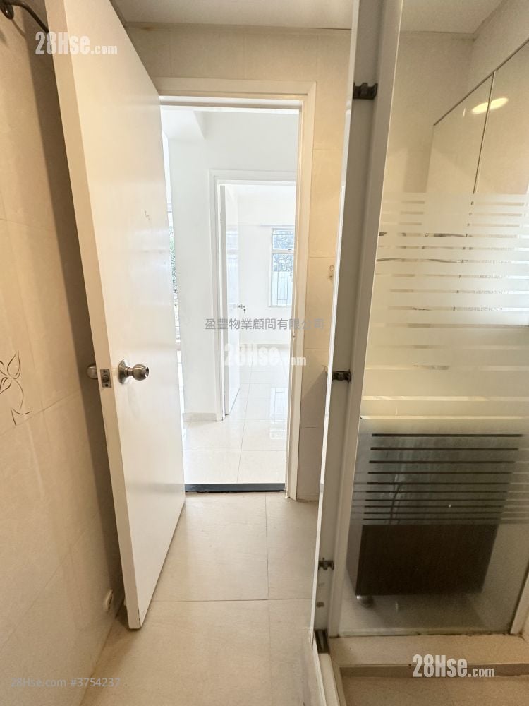 海倫大廈 租盤 3 房 , 1 浴室 932 平方呎