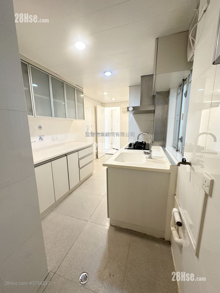 海倫大廈 租盤 3 房 , 1 浴室 932 平方呎