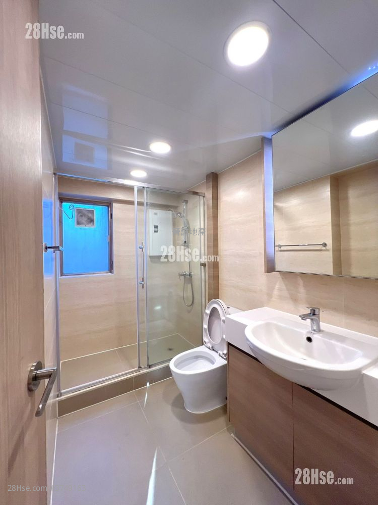 香港黃金海岸 租盤 4 房 , 3 浴室 875 平方呎