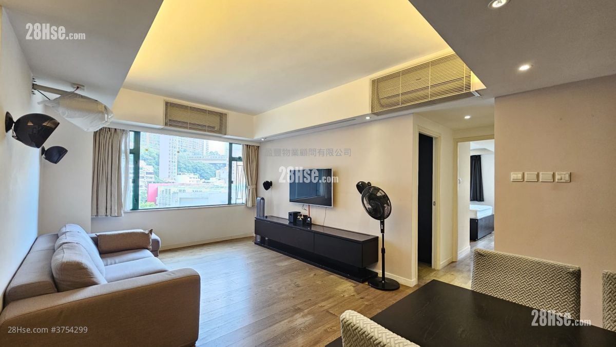 Yue King Building Sell 2 Bedrooms , 2 Bathrooms 958 ft²