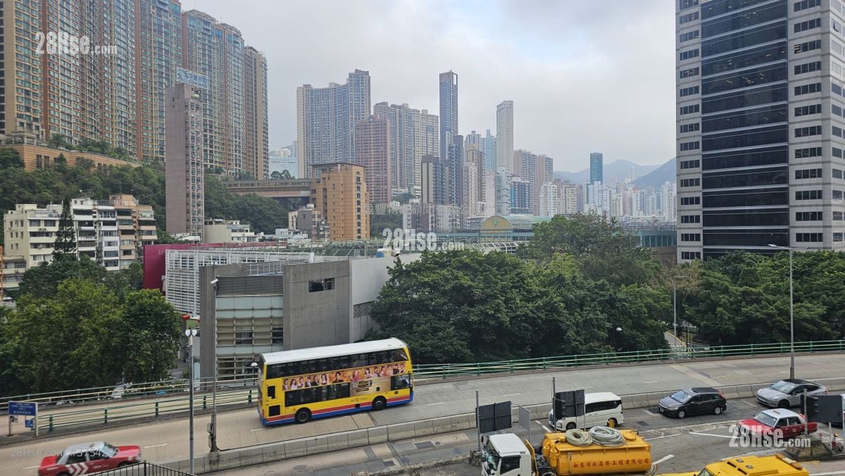 Yue King Building Sell 2 Bedrooms , 2 Bathrooms 958 ft²