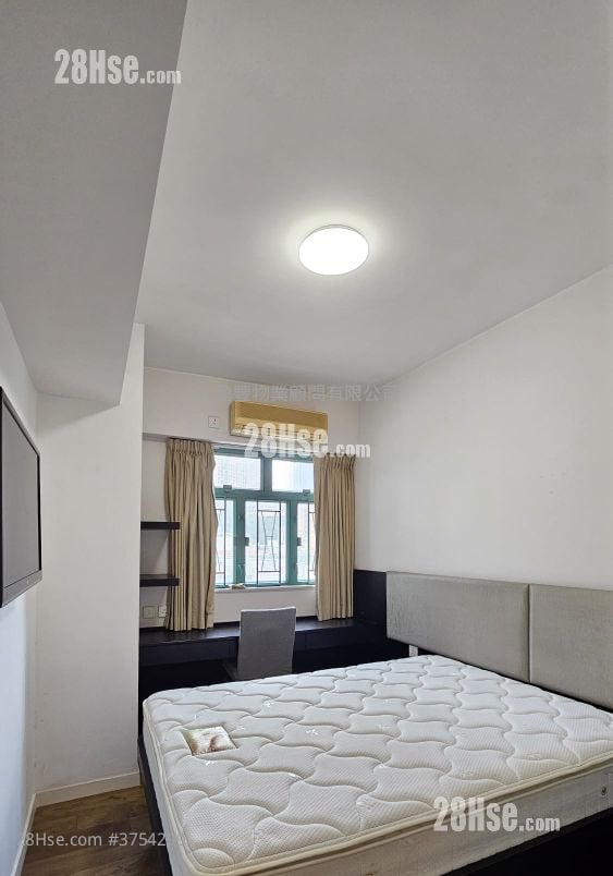 Yue King Building Sell 2 Bedrooms , 2 Bathrooms 958 ft²