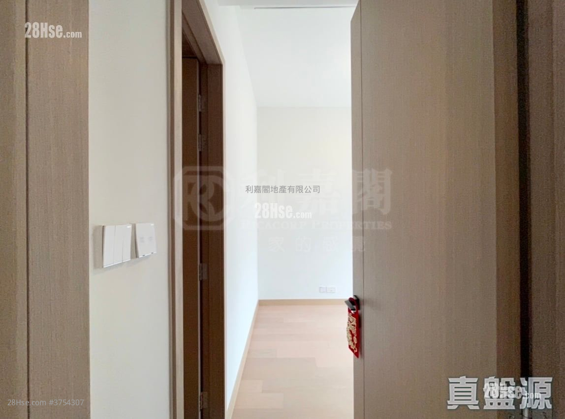 Seasons Place 租盤 3 房 , 2 浴室 665 平方呎