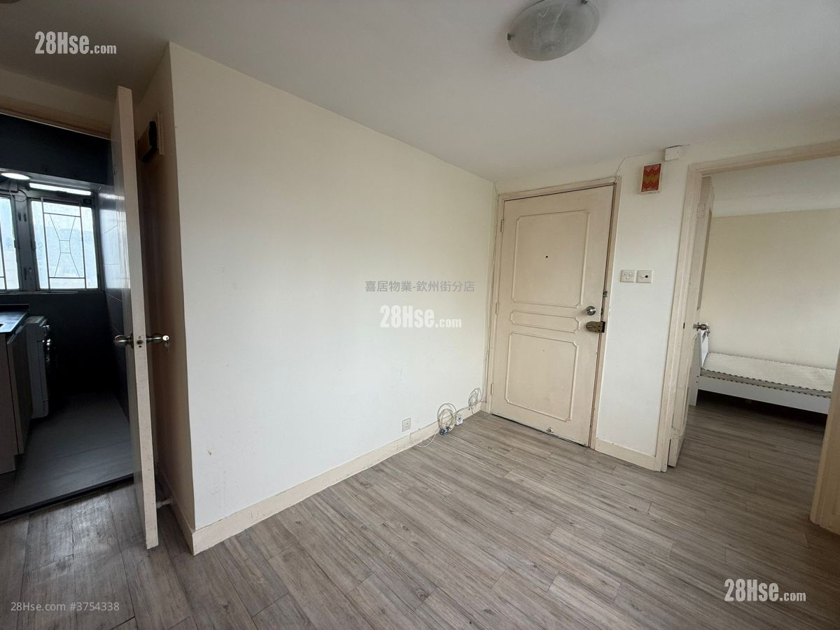 Mainway Court Sell 2 Bedrooms , 1 Bathroom 382 ft²