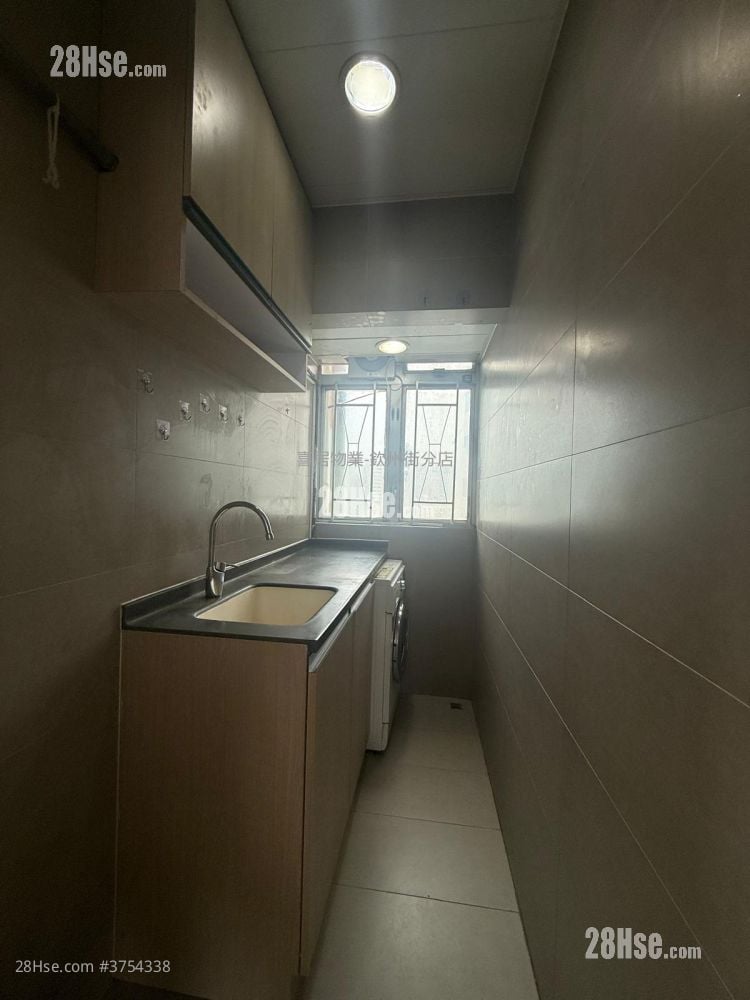 Mainway Court Sell 2 Bedrooms , 1 Bathroom 382 ft²