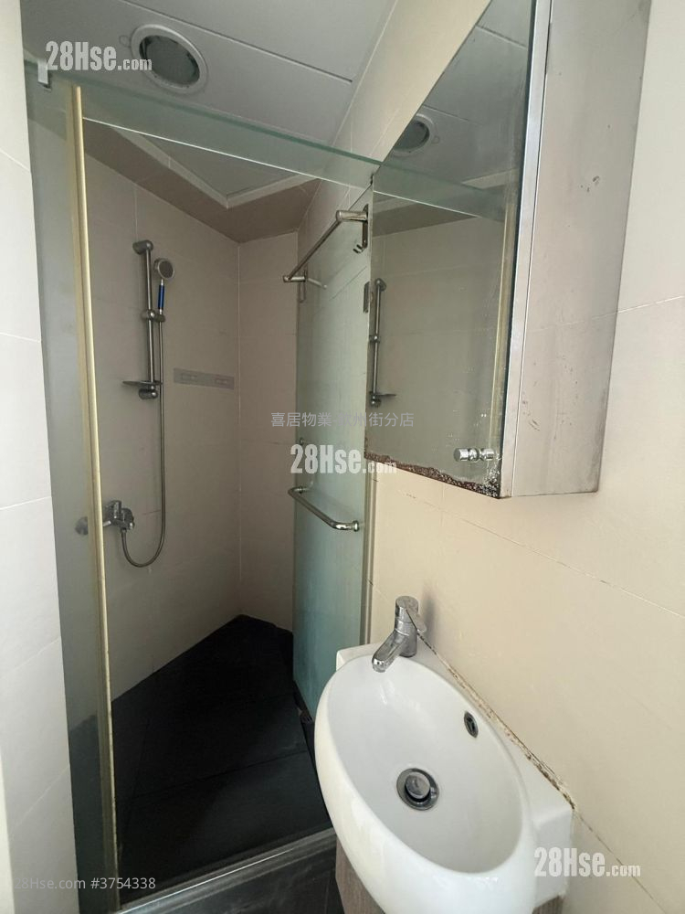 Mainway Court Sell 2 Bedrooms , 1 Bathroom 382 ft²