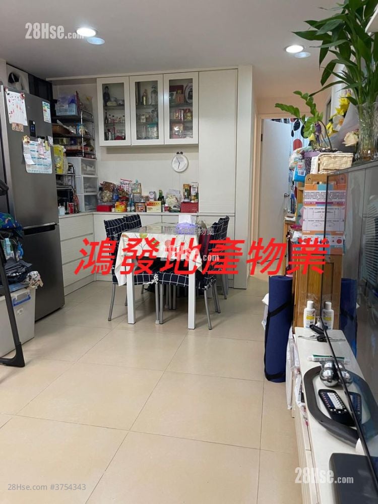 Ample Building Sell 2 Bedrooms , 1 Bathroom 452 ft²