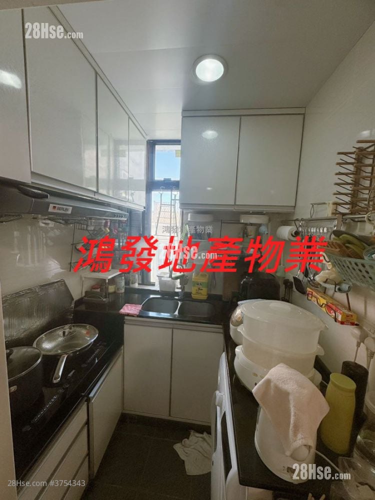 Ample Building Sell 2 Bedrooms , 1 Bathroom 452 ft²