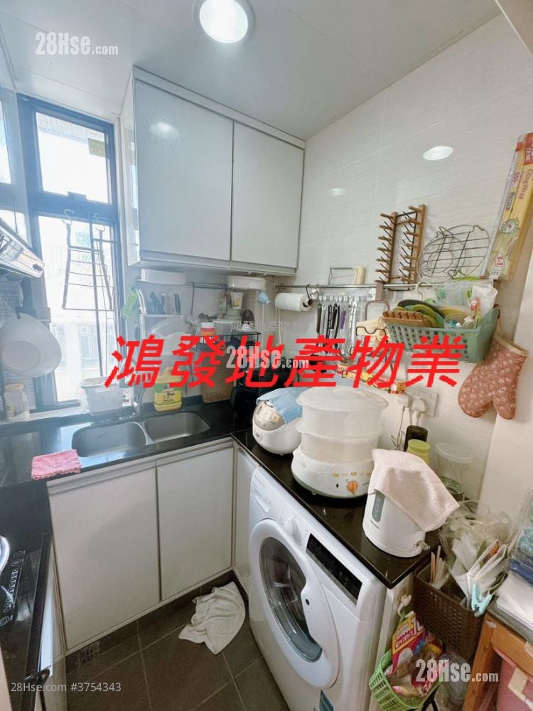 Ample Building Sell 2 Bedrooms , 1 Bathroom 452 ft²