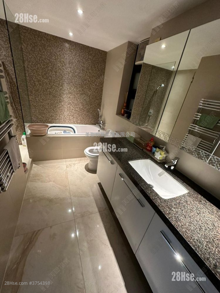 Ning Yeung Terrace Sell 4 Bedrooms , 2 Bathrooms 1,719 ft²
