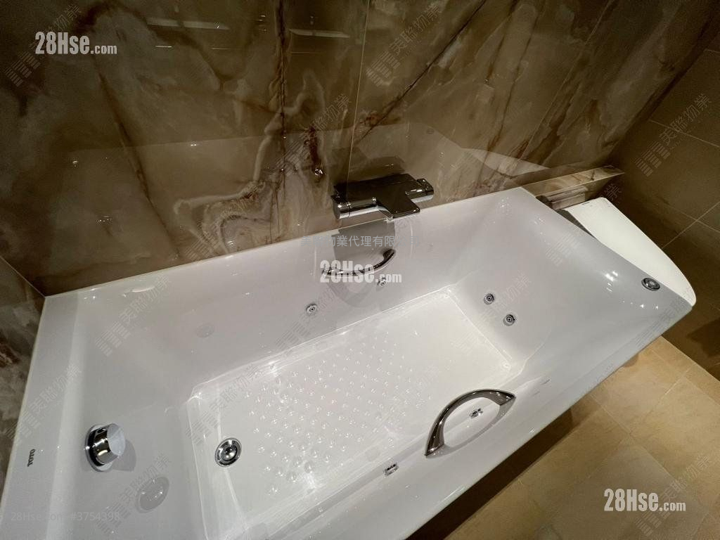 Ning Yeung Terrace Sell 4 Bedrooms , 2 Bathrooms 1,719 ft²