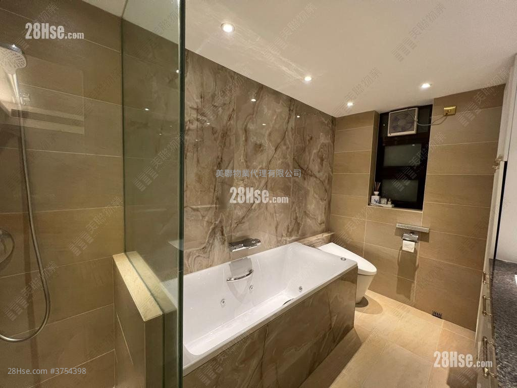 Ning Yeung Terrace Sell 4 Bedrooms , 2 Bathrooms 1,719 ft²