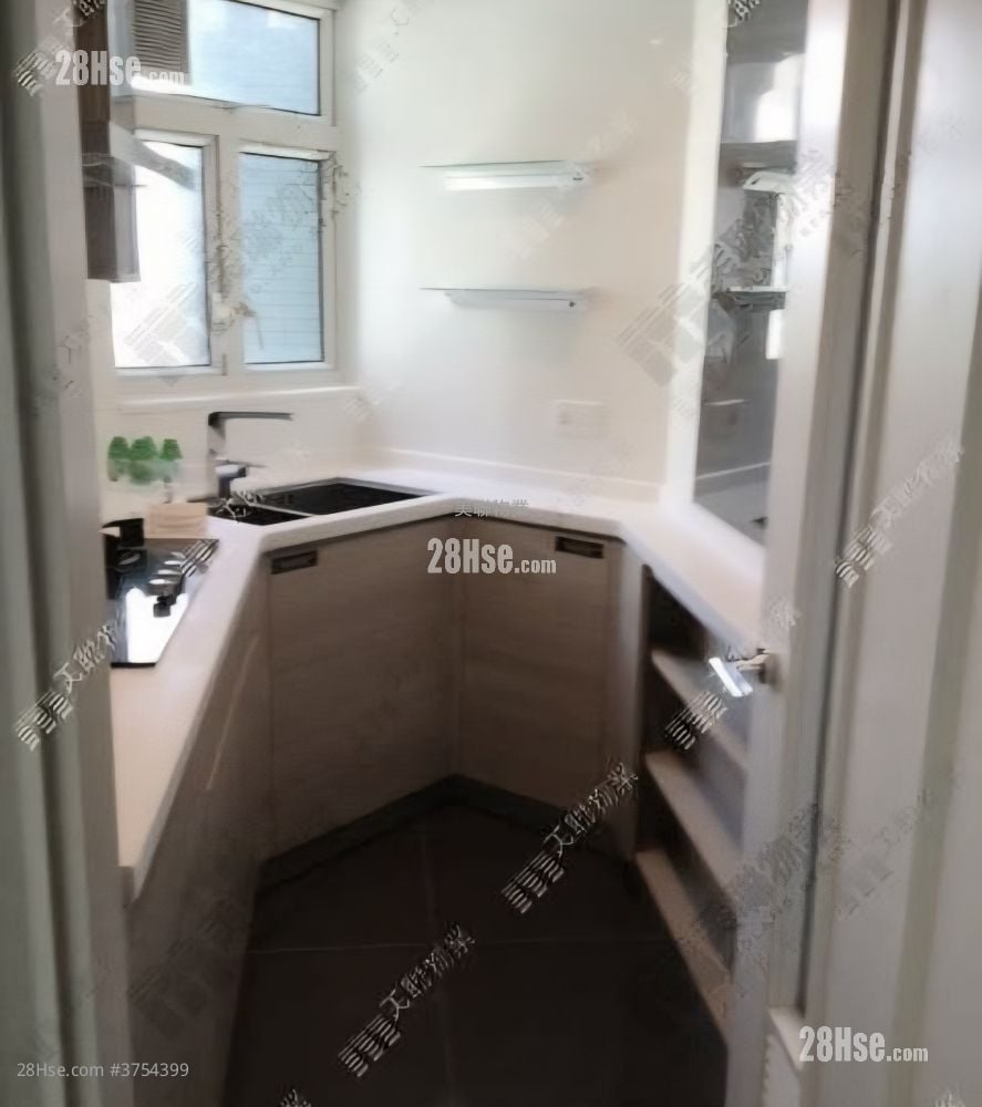 峻滢 售盘 3 房 , 2 浴室 738 平方尺