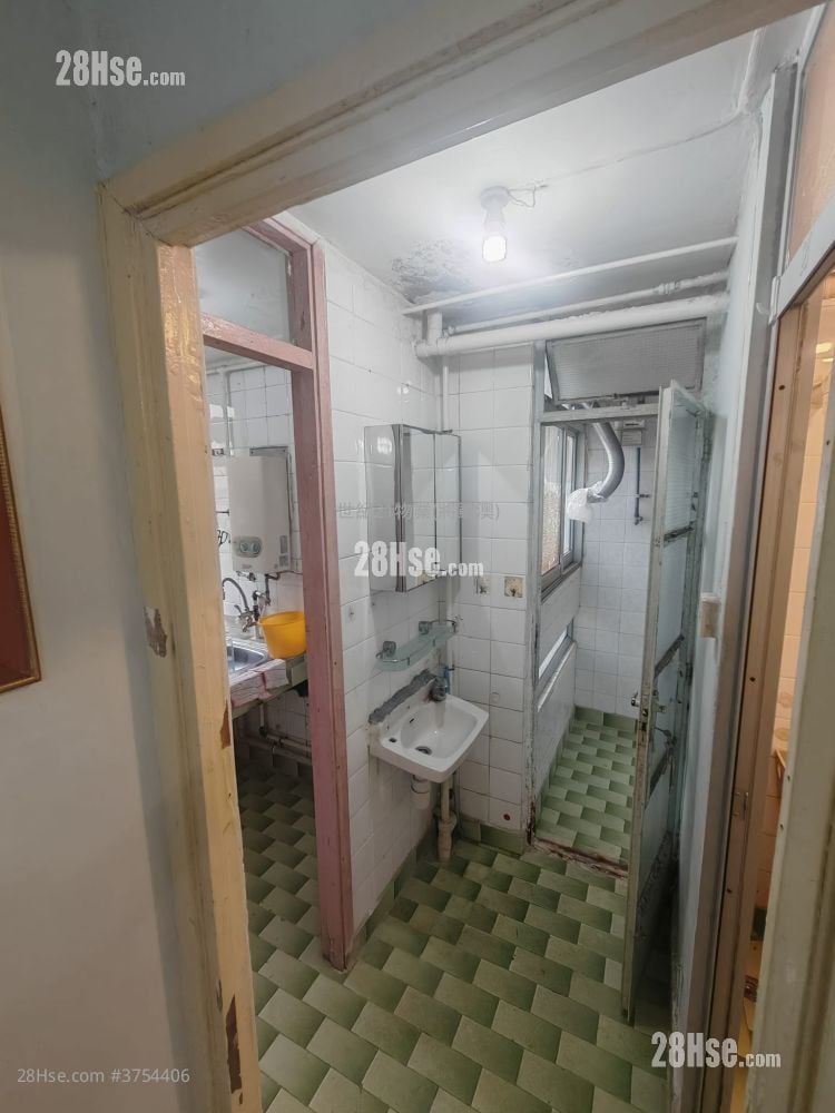 翠林邨 售盘 381 平方尺