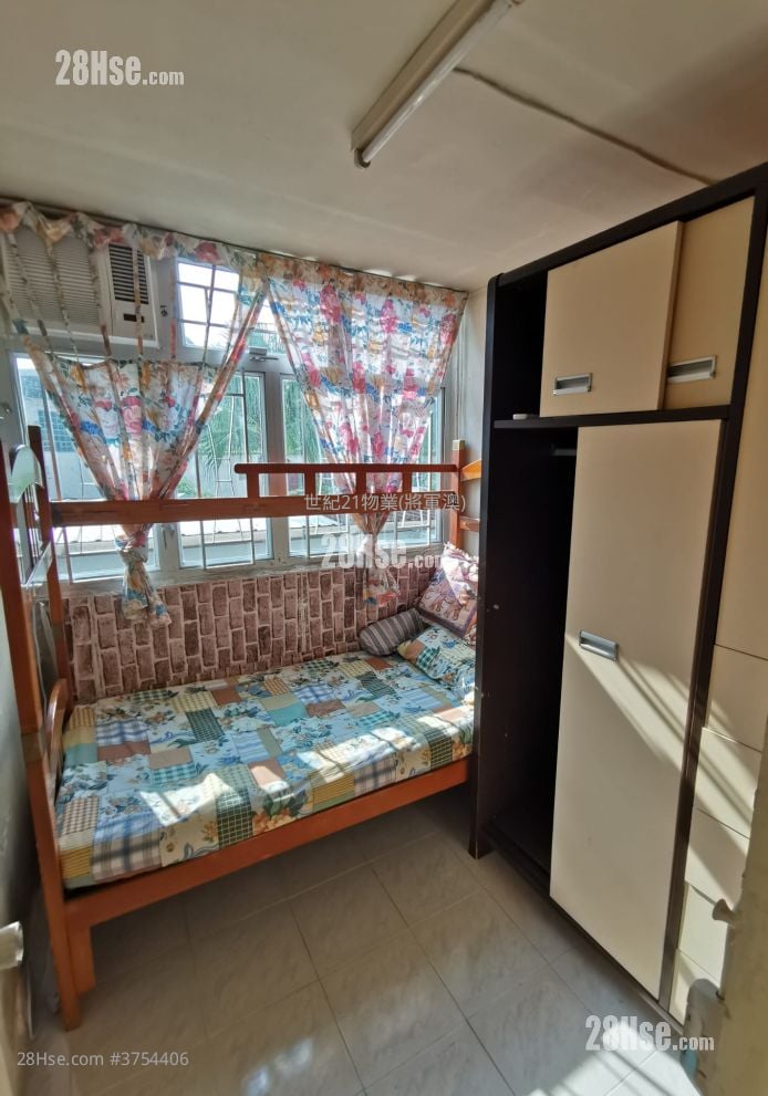 翠林邨 售盘 381 平方尺