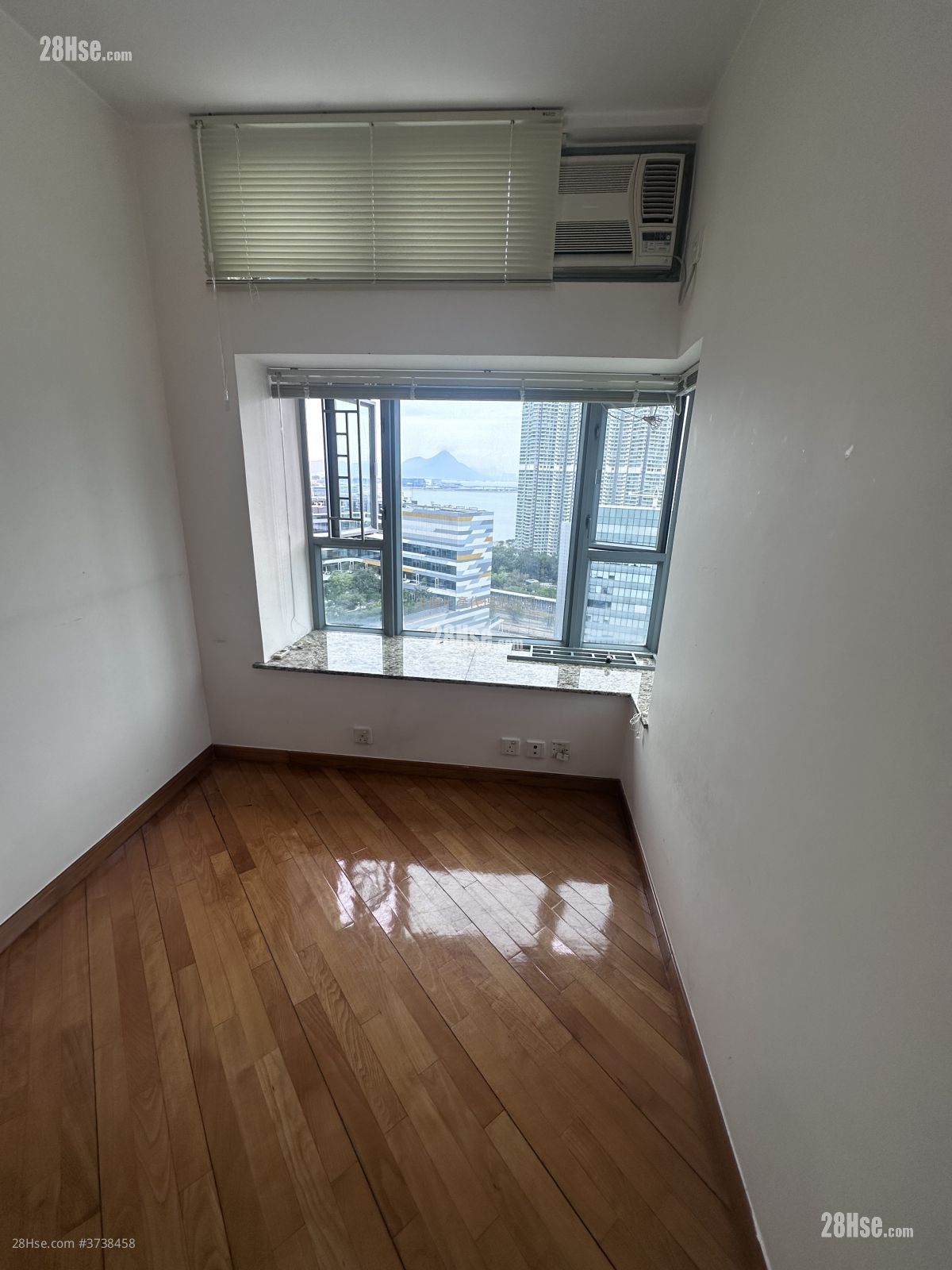 東堤灣畔 售盤 3 房 , 2 浴室 772 平方呎