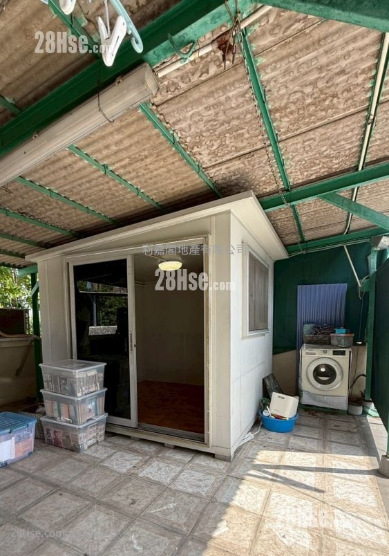 Chung Mei Lo Uk Village Sell 3 Bedrooms , 1 Bathroom 700 ft²