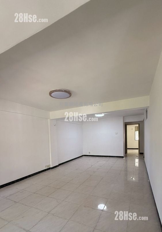 Chung Mei Lo Uk Village Sell 3 Bedrooms , 1 Bathroom 700 ft²