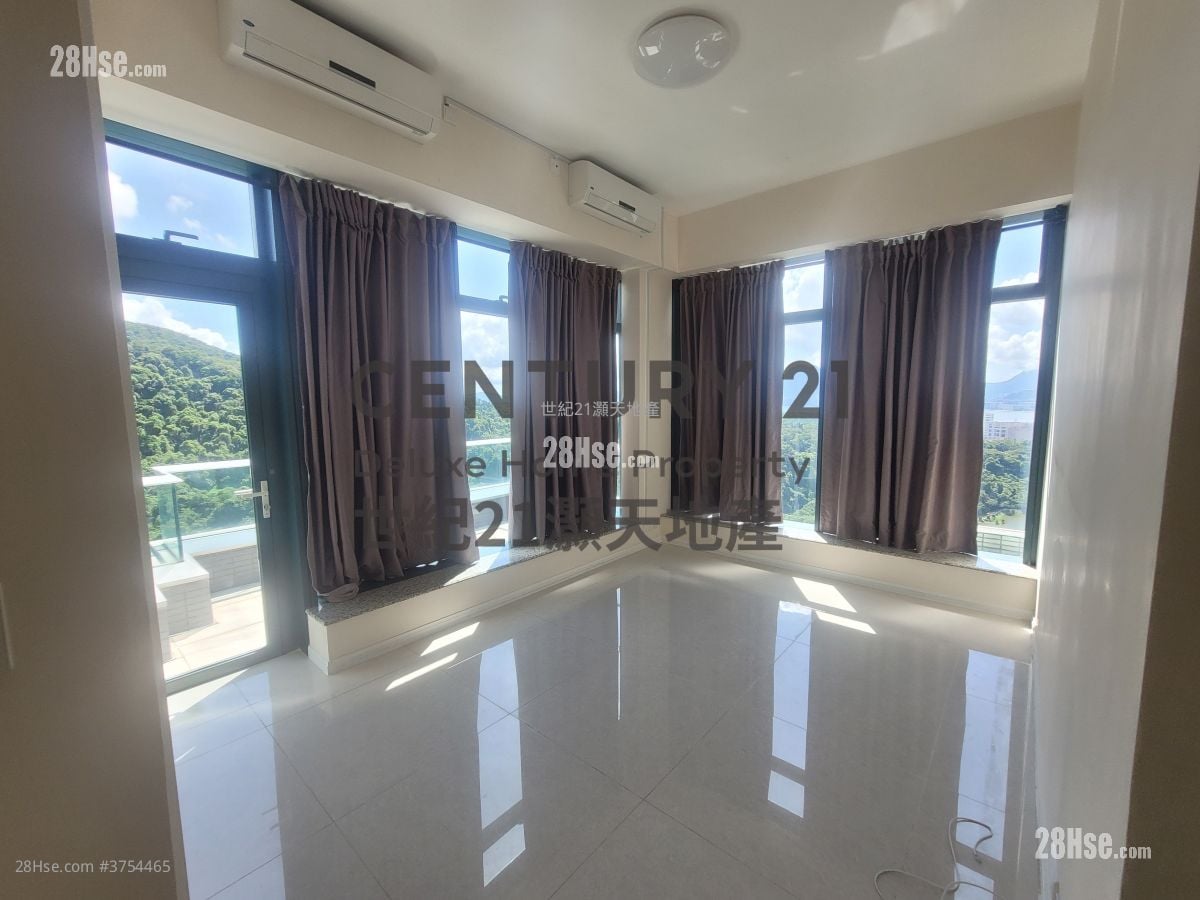 岚山 售盘 4 房 , 3 浴室 1,625 平方尺