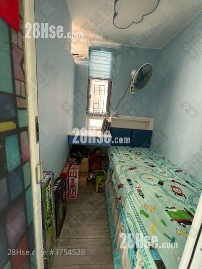 Ping Yan Court Sell 3 Bedrooms , 1 Bathroom 447 ft²