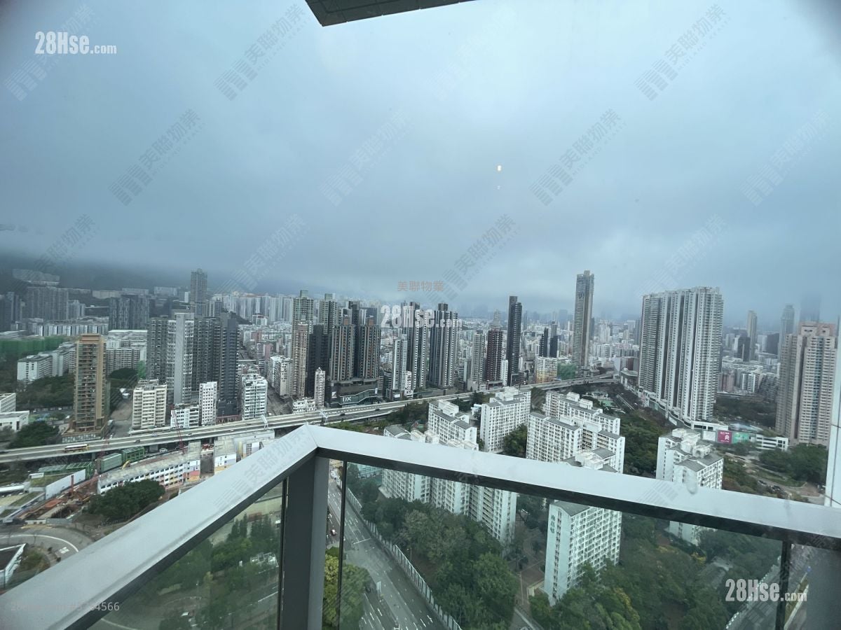 Cullinan West Sell 2 Bedrooms 444 ft²