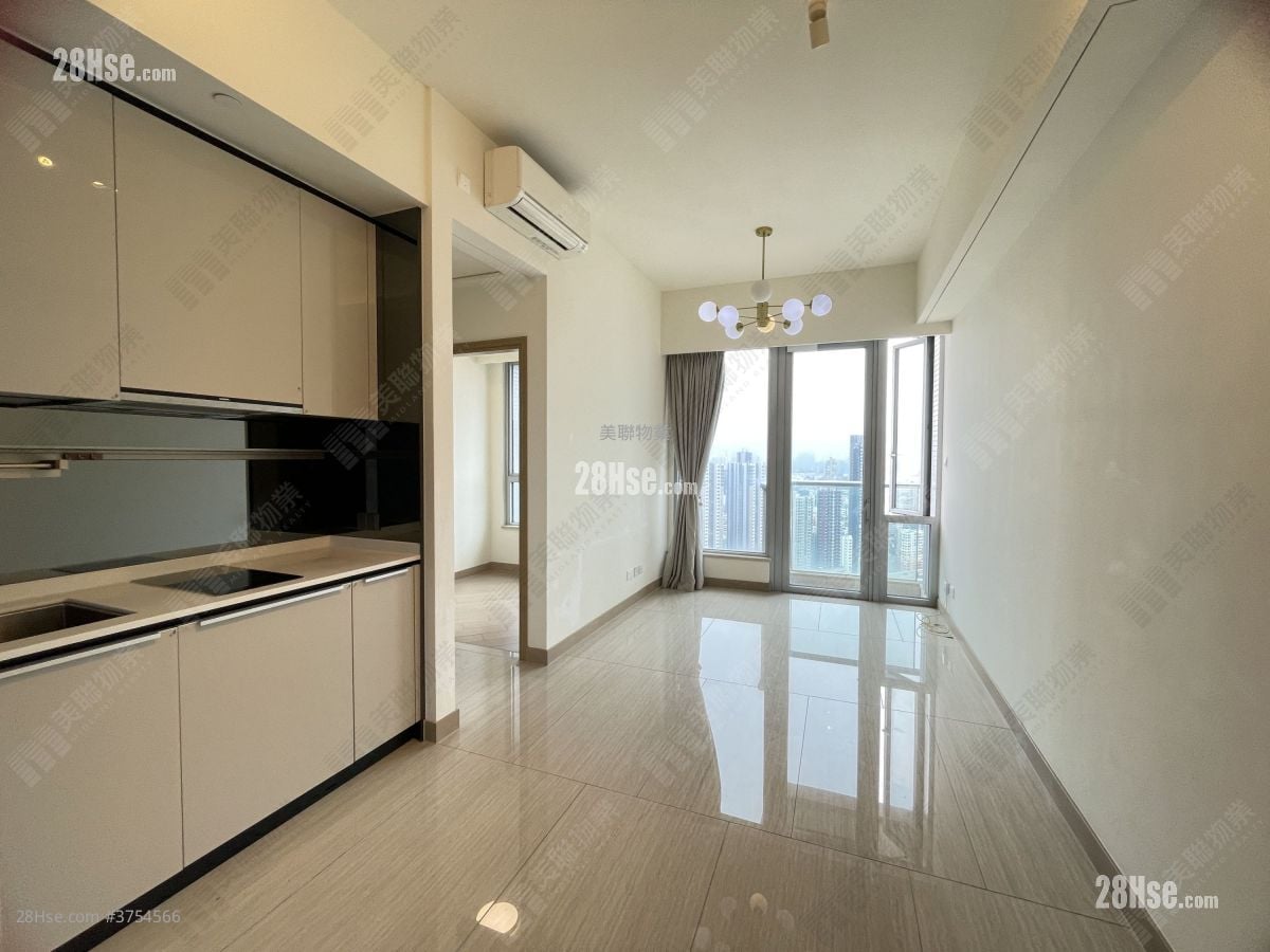 Cullinan West Sell 2 Bedrooms 444 ft²