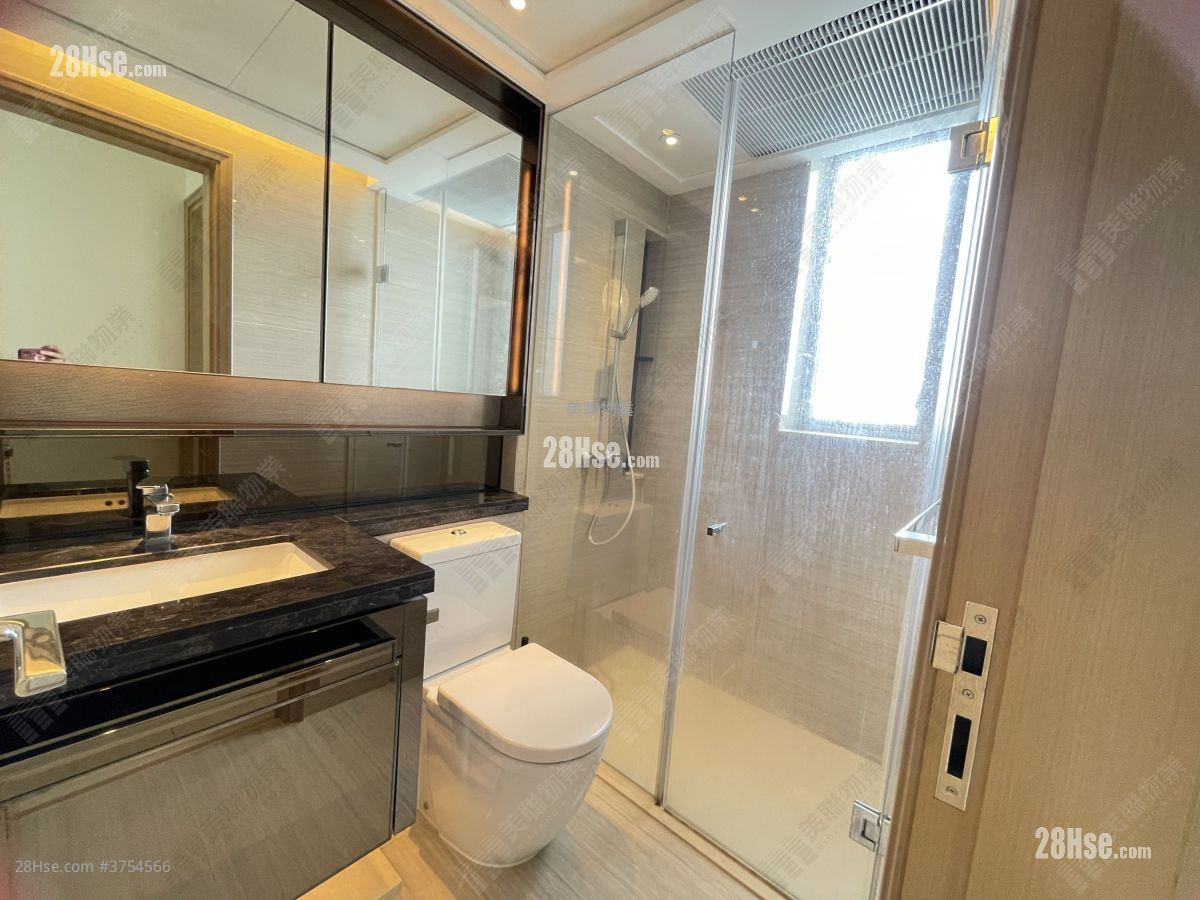 Cullinan West Sell 2 Bedrooms 444 ft²