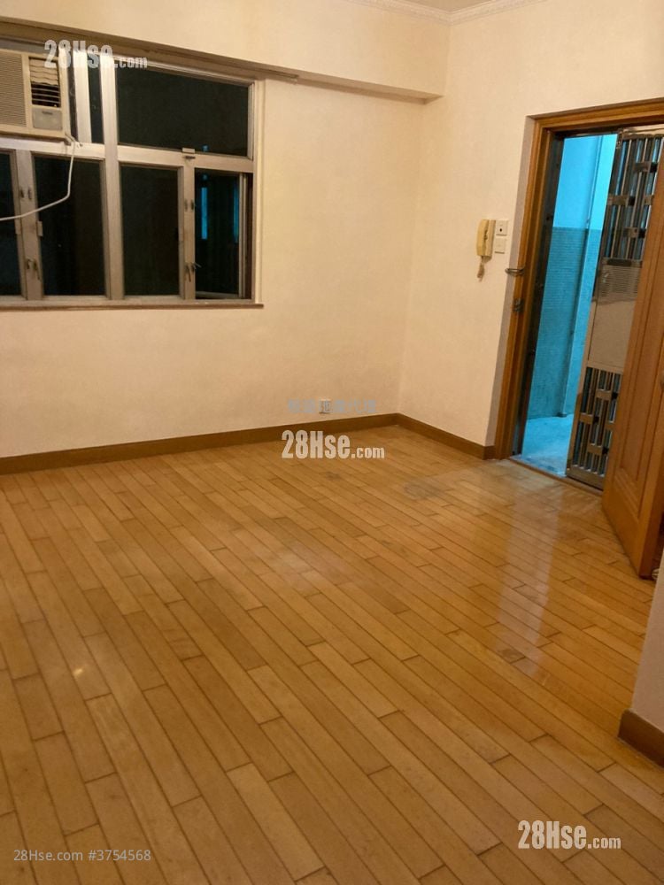 King Man Court Sell 2 Bedrooms , 1 Bathroom 526 ft²