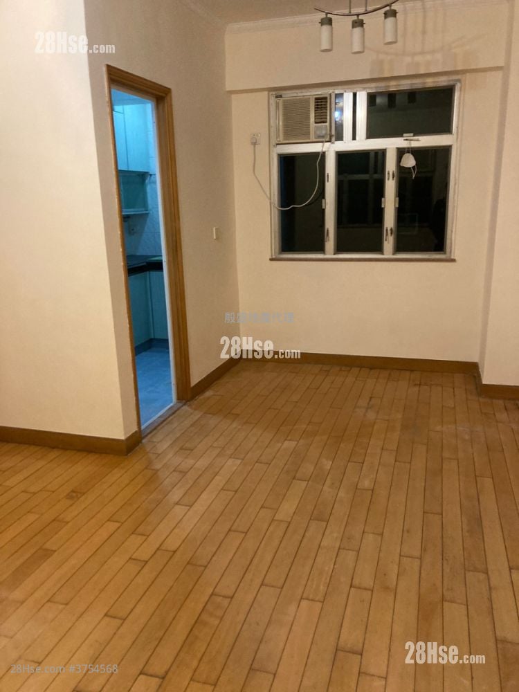 King Man Court Sell 2 Bedrooms , 1 Bathroom 526 ft²