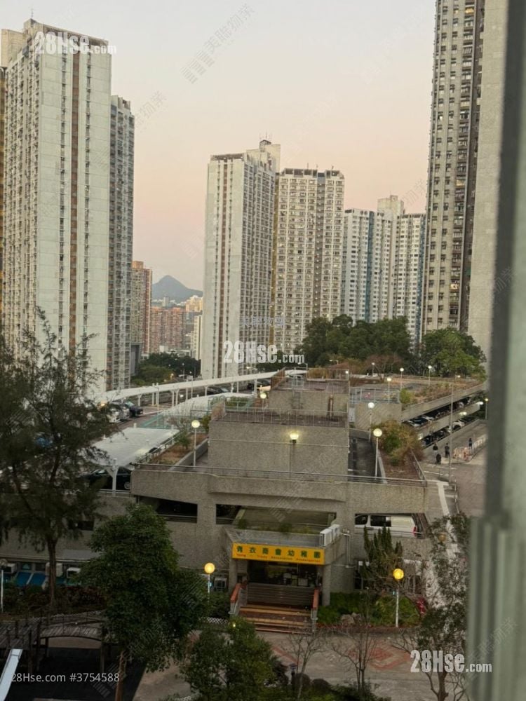 Ching Wah Court Sell 2 Bedrooms 438 ft²