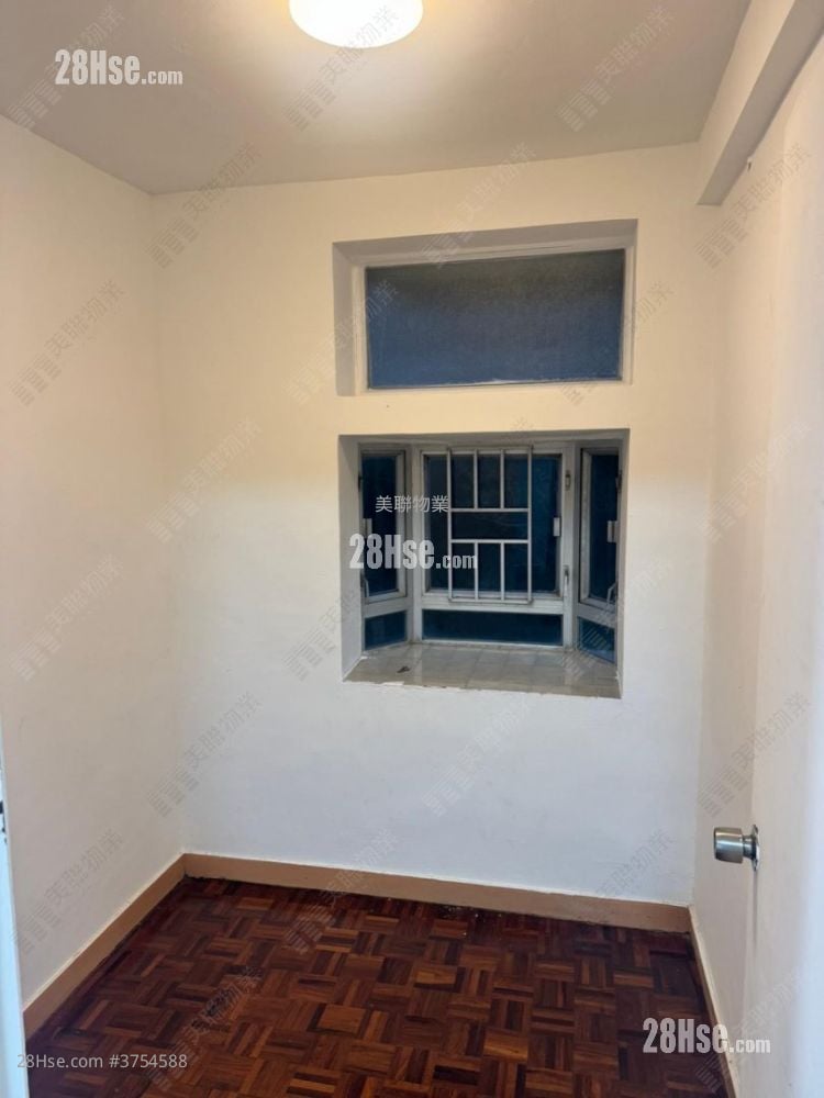 Ching Wah Court Sell 2 Bedrooms 438 ft²