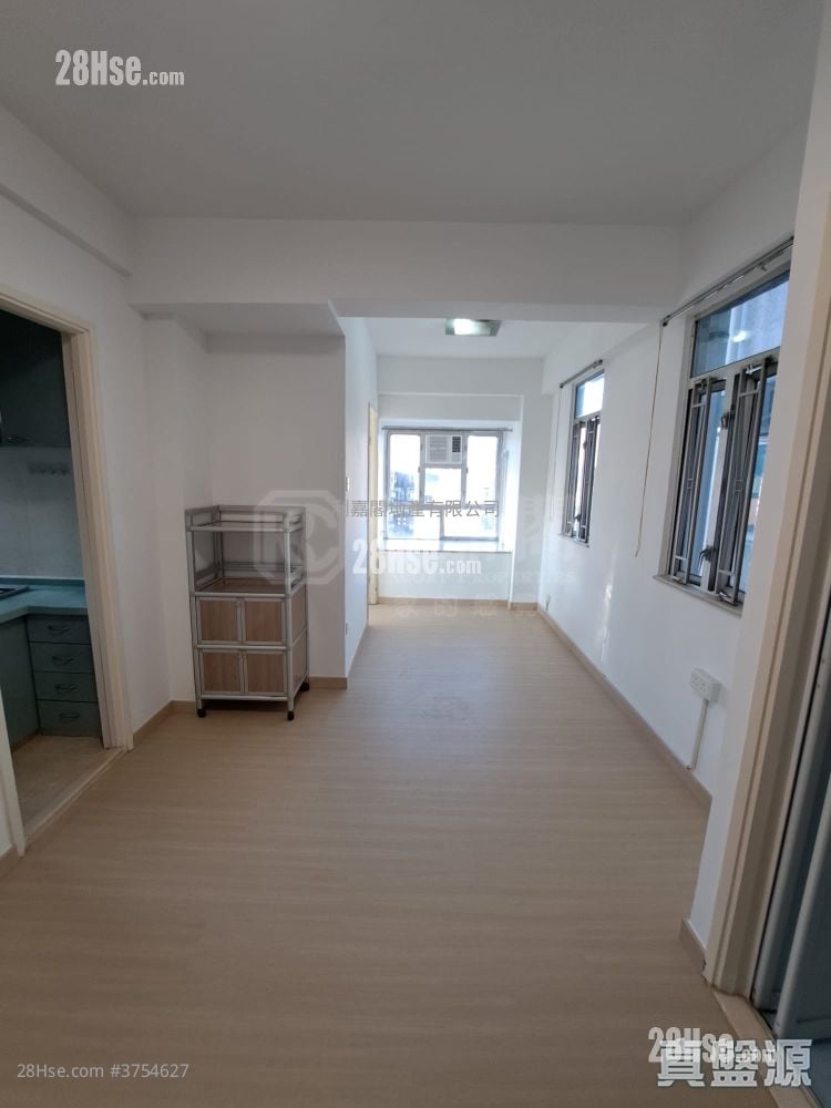 金獅花園 售盤 1 房 270 平方呎