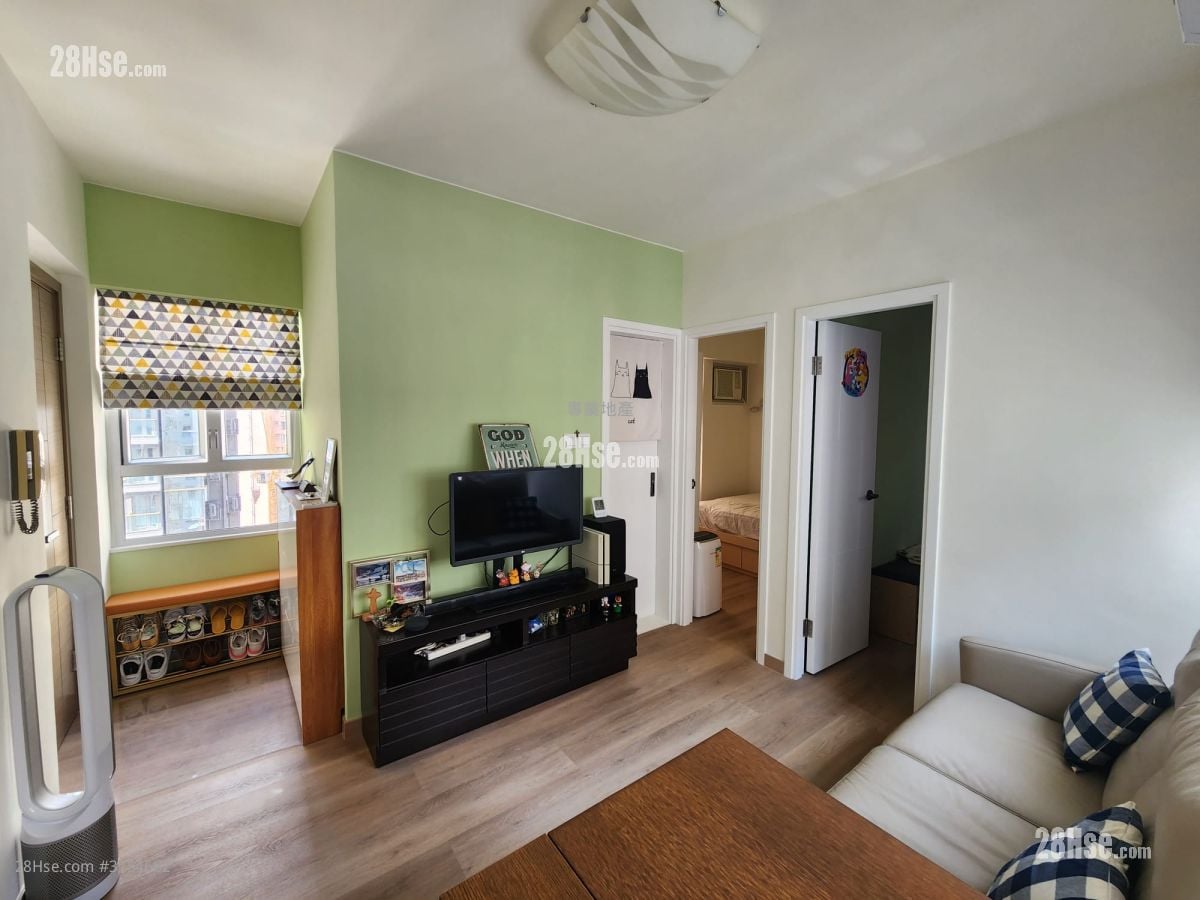 Classic Mansion Sell 2 Bedrooms , 1 Bathroom 325 ft²