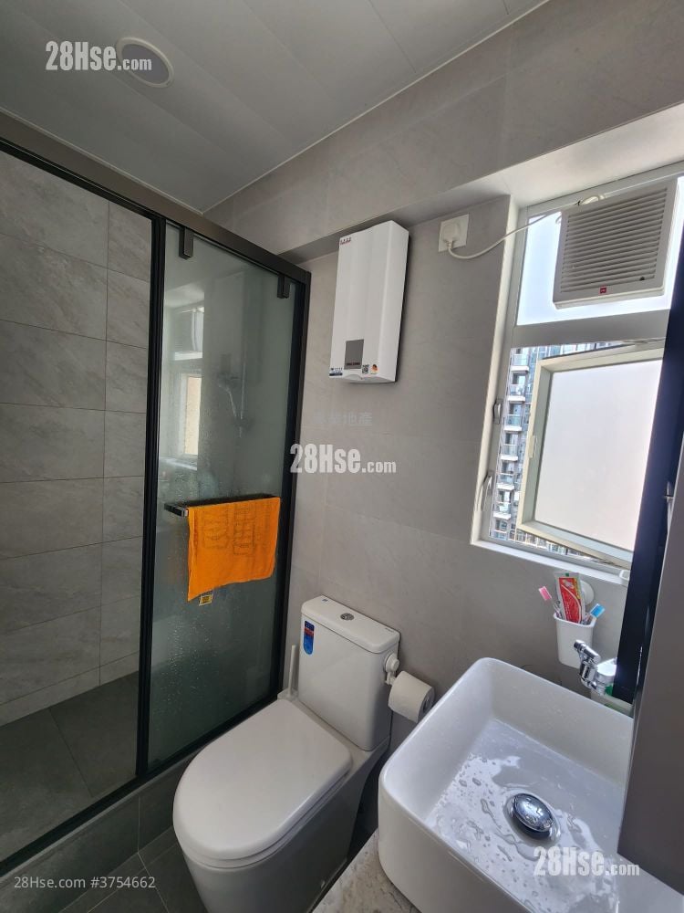 Classic Mansion Sell 2 Bedrooms , 1 Bathroom 325 ft²