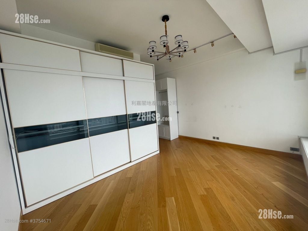 The Masterpiece Sell 3 Bedrooms , 3 Bathrooms 2,310 ft²